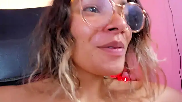 Olivia_Fox69 webcam