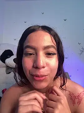 IamSteph13 webcam