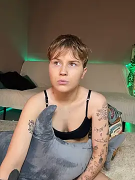 two_gerls_here webcam