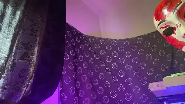 Guyst049 webcam