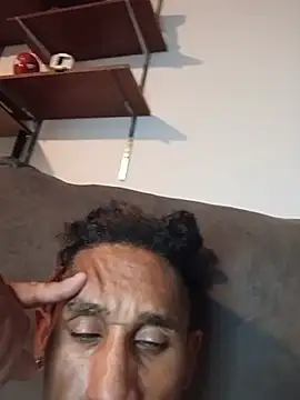 TheRealMrDLlong webcam