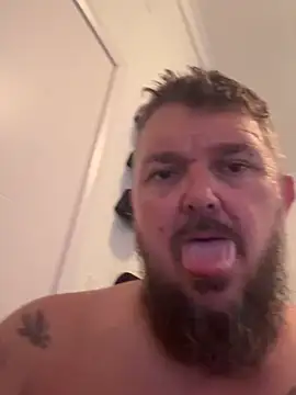 TatooedBear webcam