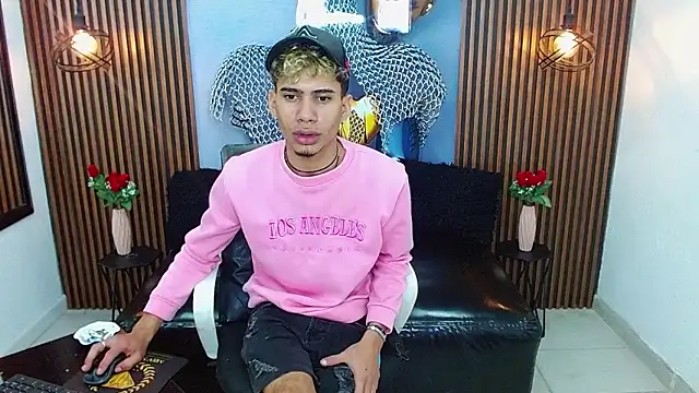 Skinny_cute_Alyer webcam
