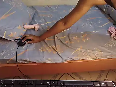 Luna_en_Gee webcam