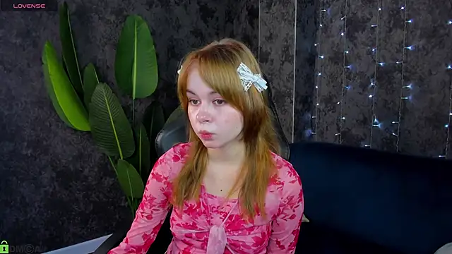 Monica_Alvarez webcam