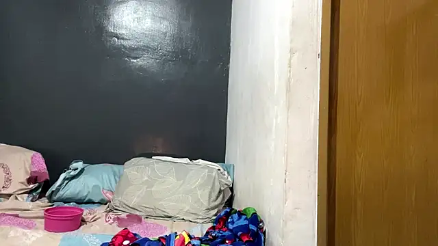 ReenaFixari webcam