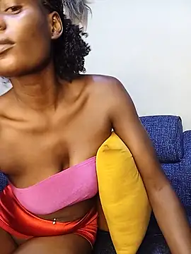 Cute_shy_Linda webcam