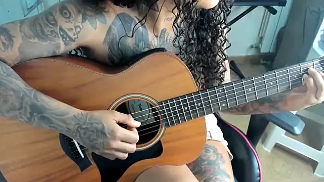 Ama_music webcam