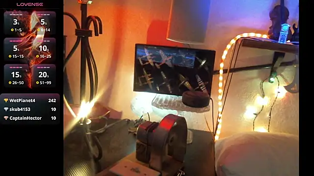 Pussyeat2please webcam