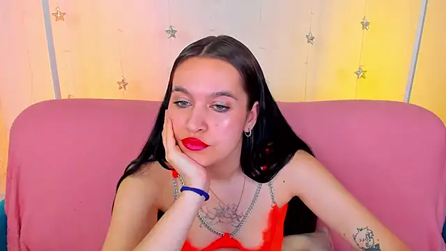 AishaTempt webcam