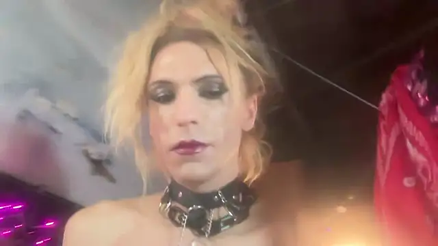 TgirlBrat webcam