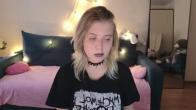 Viki_Charm webcam