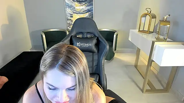 KylaMorrison webcam