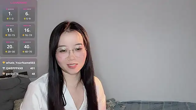 77-Vicky webcam