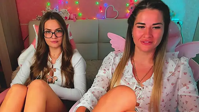 hotty_girls_here (G young) - HOT KISS