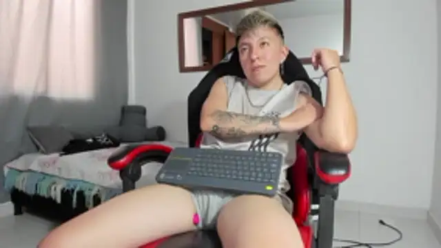Sexyboy_666 webcam