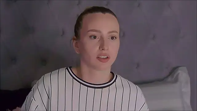 AlexisWhit webcam