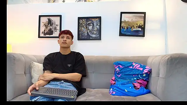 YOUNG_GUYS1 webcam