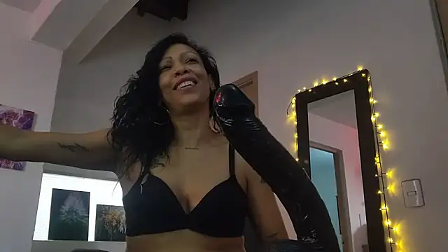 FirexxxDesire69 webcam