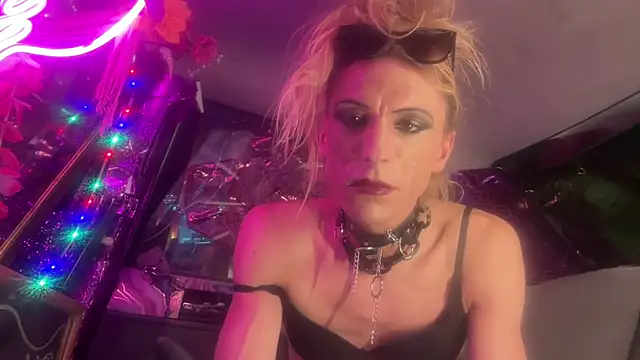 TgirlBrat webcam
