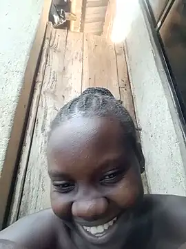 Black_juicy24 webcam