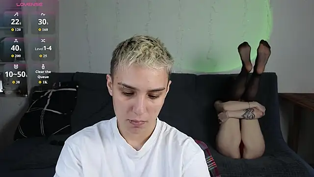 LuxuryLoverss webcam