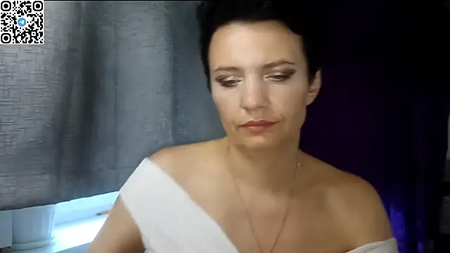 HotMamaQueen234 webcam