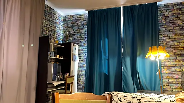 CurlyWinx webcam