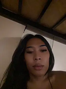 hugecock_tamira webcam