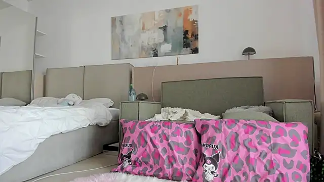 Neith_Cole webcam