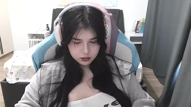 LunarMia webcam