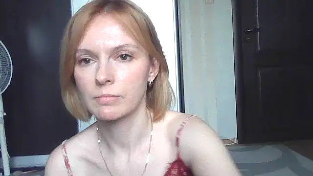 AdelleLovee_ webcam
