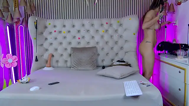 PlayfulShow webcam