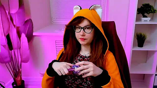 CarolGiggly live sex cam