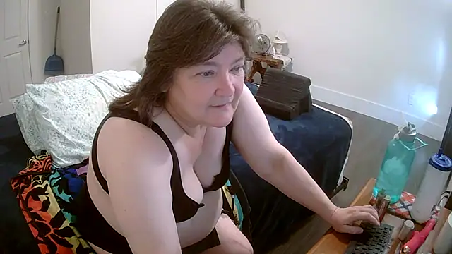 Buggy1965 live sex cam