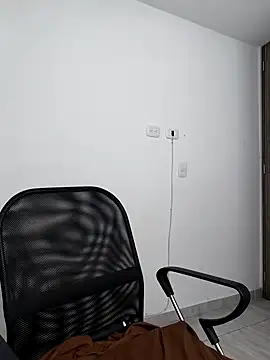 Nahiajhonson_ live sex cam