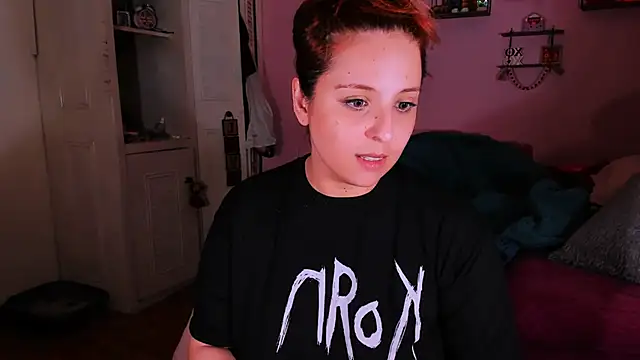 Rosie_Good_girl live cam on StripChat