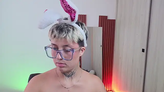 Rebeka-baker webcam