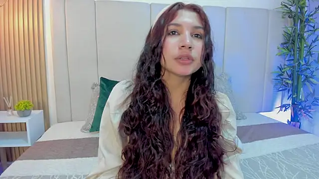 Victoria_Rosee webcam