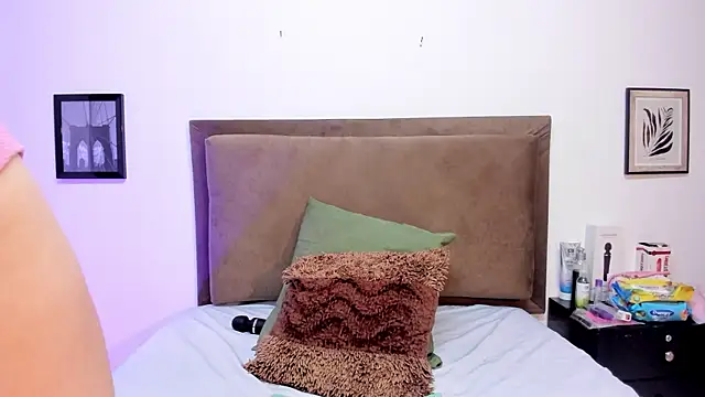 sofy_bonnet1 webcam