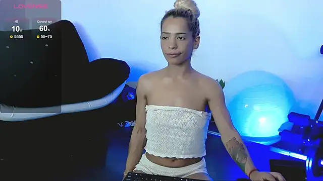 SarahRaynex webcam