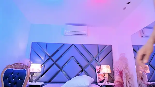 Milan_LewisS webcam