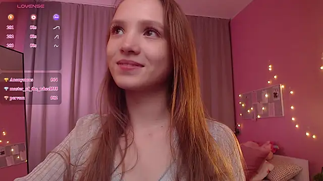 Adria_Arjona webcam