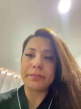 Pretty__Milf webcam