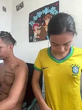 bliinkii_and_luka_ webcam