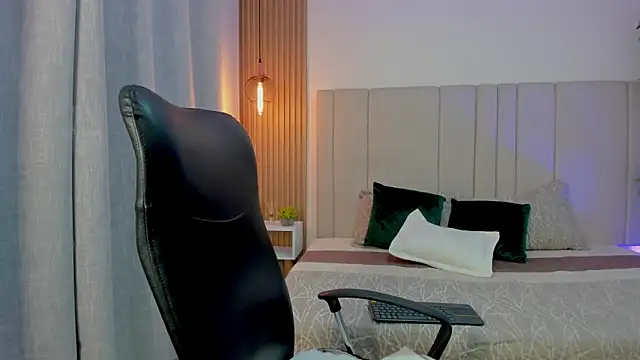 Victoria_Rosee webcam