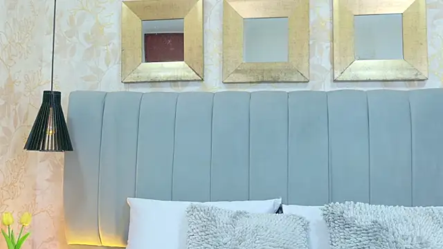AnitaMore_ webcam