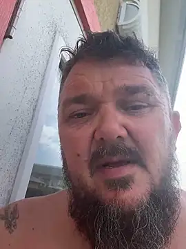TatooedBear webcam