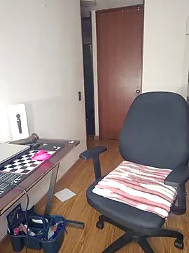 curvyfirelatina's live room