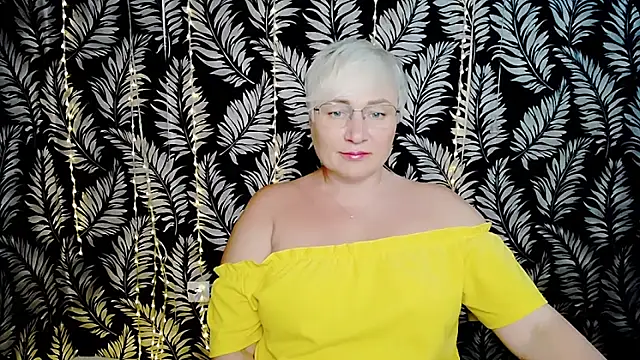 Olivia_playful webcam